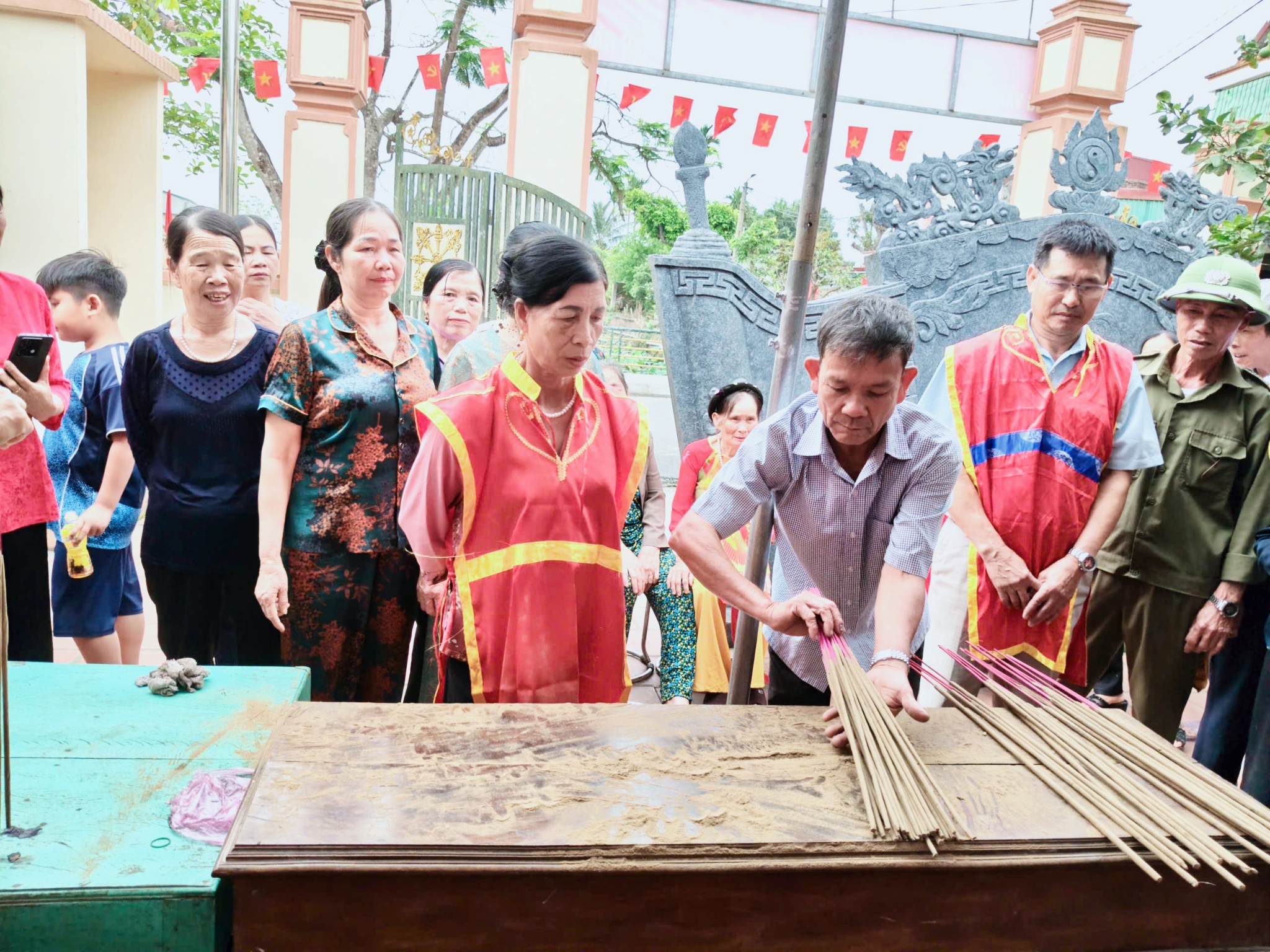 Anh-tin-bai